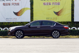 测试2014款本田雅阁3.0旗舰版