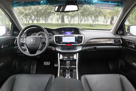 测试2014款本田雅阁3.0旗舰版