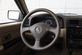 2013款郑州日产锐骐2.2T四驱试驾实拍