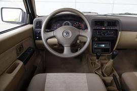 2013款郑州日产锐骐2.2T四驱试驾实拍