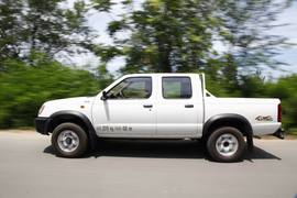 2013款郑州日产锐骐2.2T四驱试驾实拍