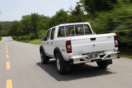 2013款郑州日产锐骐2.2T四驱试驾实拍