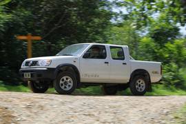 2013款郑州日产锐骐2.2T四驱试驾实拍