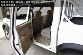 2013款郑州日产锐骐2.2T四驱试驾实拍