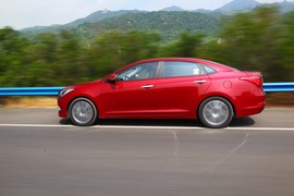 北京现代名图1.8L试驾