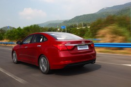 北京现代名图1.8L试驾