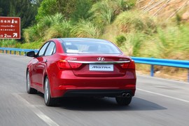 北京现代名图1.8L试驾