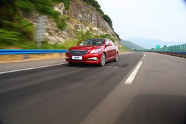 北京现代名图1.8L试驾