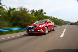 北京现代名图1.8L试驾