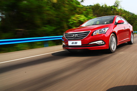 北京现代名图1.8L试驾