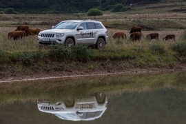 2014款3.0L大切诺基试驾