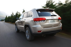 2014款3.0L大切诺基试驾