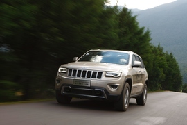 2014款3.0L大切诺基试驾