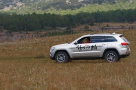 2014款3.0L大切诺基试驾