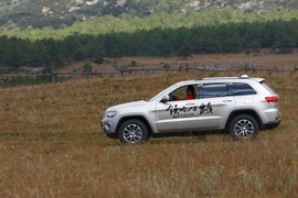 2014款3.0L大切诺基试驾