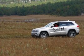 2014款3.0L大切诺基试驾