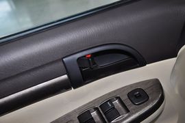 2013款海马普力马1.6L