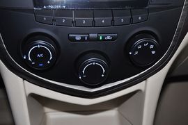 2013款海马普力马1.6L