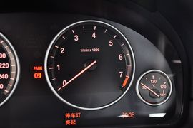 2014款宝马530Li豪华设计套装