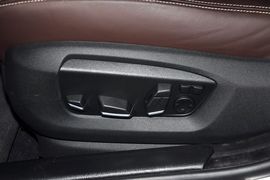 2014款宝马530Li豪华设计套装