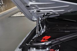 2013款华晨宝马316i运动设计套装