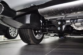 2013款华晨宝马316i运动设计套装