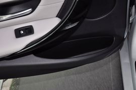 2013款华晨宝马316i运动设计套装