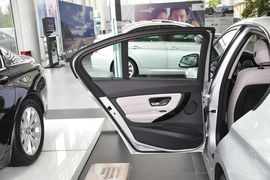 2013款华晨宝马316i运动设计套装