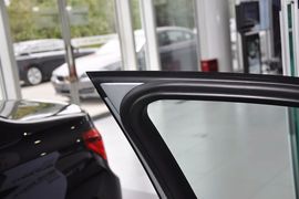 2013款华晨宝马316i运动设计套装