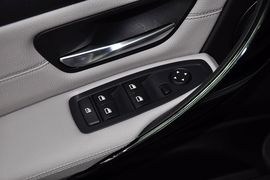 2013款华晨宝马316i运动设计套装