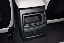 2013款华晨宝马316i运动设计套装