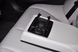 2013款华晨宝马316i运动设计套装