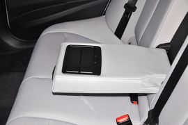 2013款华晨宝马316i运动设计套装