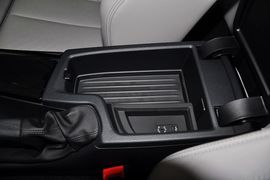 2013款华晨宝马316i运动设计套装