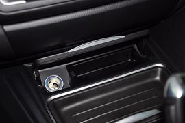 2013款华晨宝马316i运动设计套装