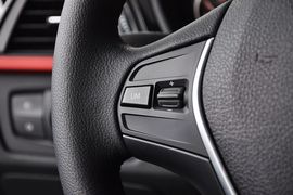 2013款华晨宝马316i运动设计套装