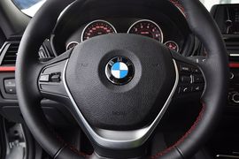 2013款华晨宝马316i运动设计套装