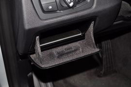 2013款华晨宝马316i运动设计套装