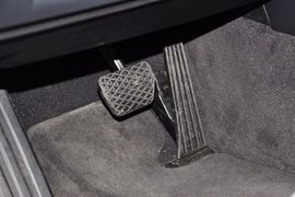 2013款华晨宝马316i运动设计套装