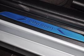 2013款华晨宝马316i运动设计套装