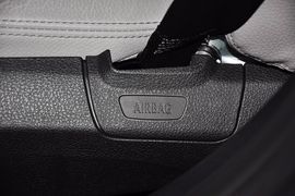 2013款华晨宝马316i运动设计套装