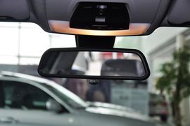 2013款华晨宝马316i运动设计套装