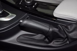 2013款华晨宝马316i运动设计套装