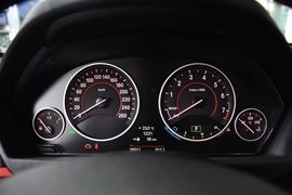 2013款华晨宝马316i运动设计套装