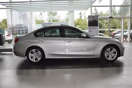 2013款华晨宝马316i运动设计套装