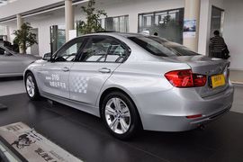 2013款华晨宝马316i运动设计套装