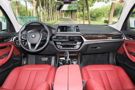 2018款宝马528Li