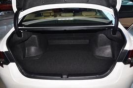 2013款丰田锐志2.5V尚锐版