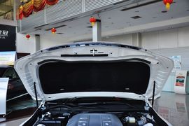 2013款丰田锐志2.5V尚锐版