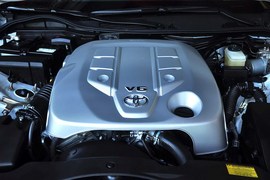 2013款丰田锐志2.5V尚锐版